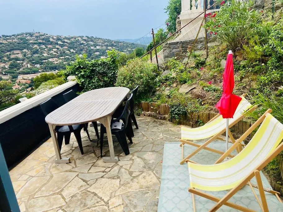Appartement Cavaloc T2 Terrasse Vue Colline à Cavalaire-sur-Mer
