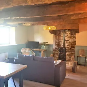  Hébergement de vacances Le Golut France